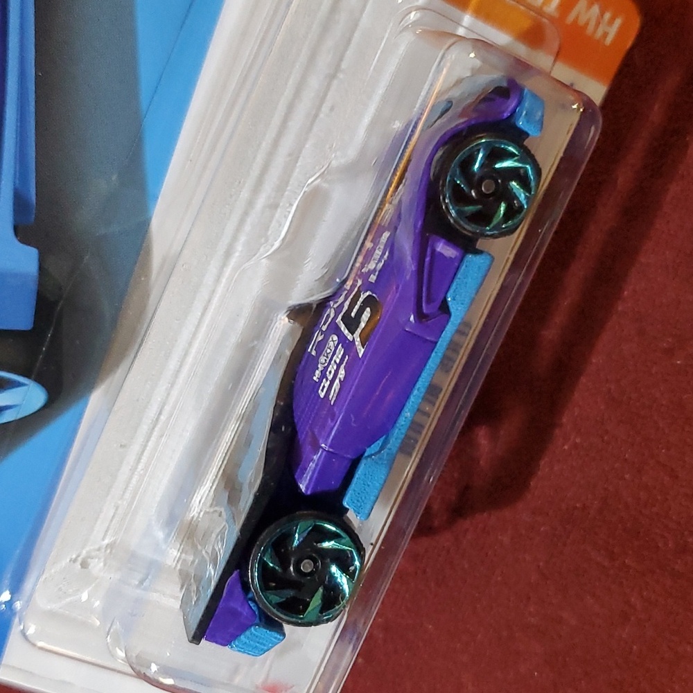Hot‎ Wheels - Picture 2 of 10